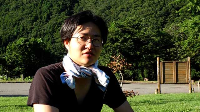 カブトムシ追う歓声と重機の迫力　新潟・村上市の山で子どもや若者が触れた“森を未来へつなぐ一歩”